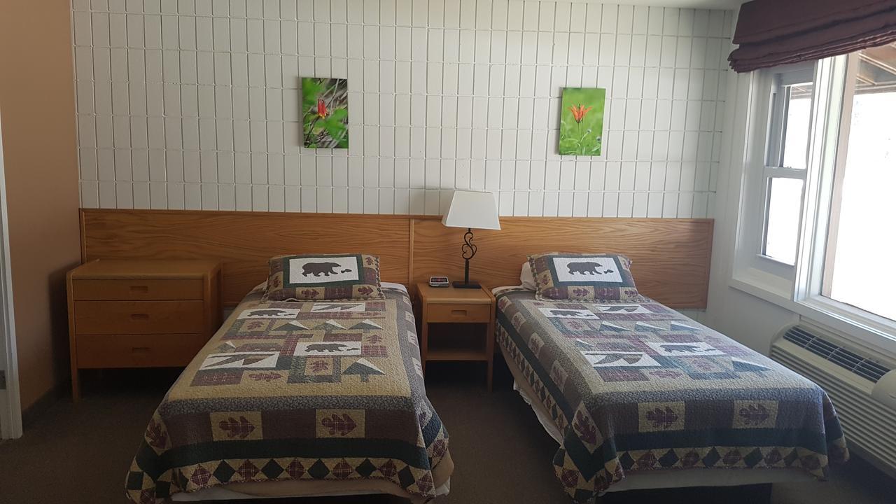 Pinawa Motel Εξωτερικό φωτογραφία