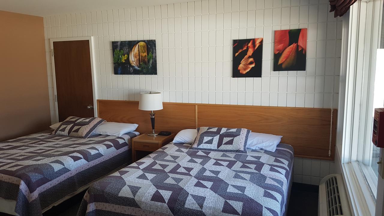 Pinawa Motel Εξωτερικό φωτογραφία