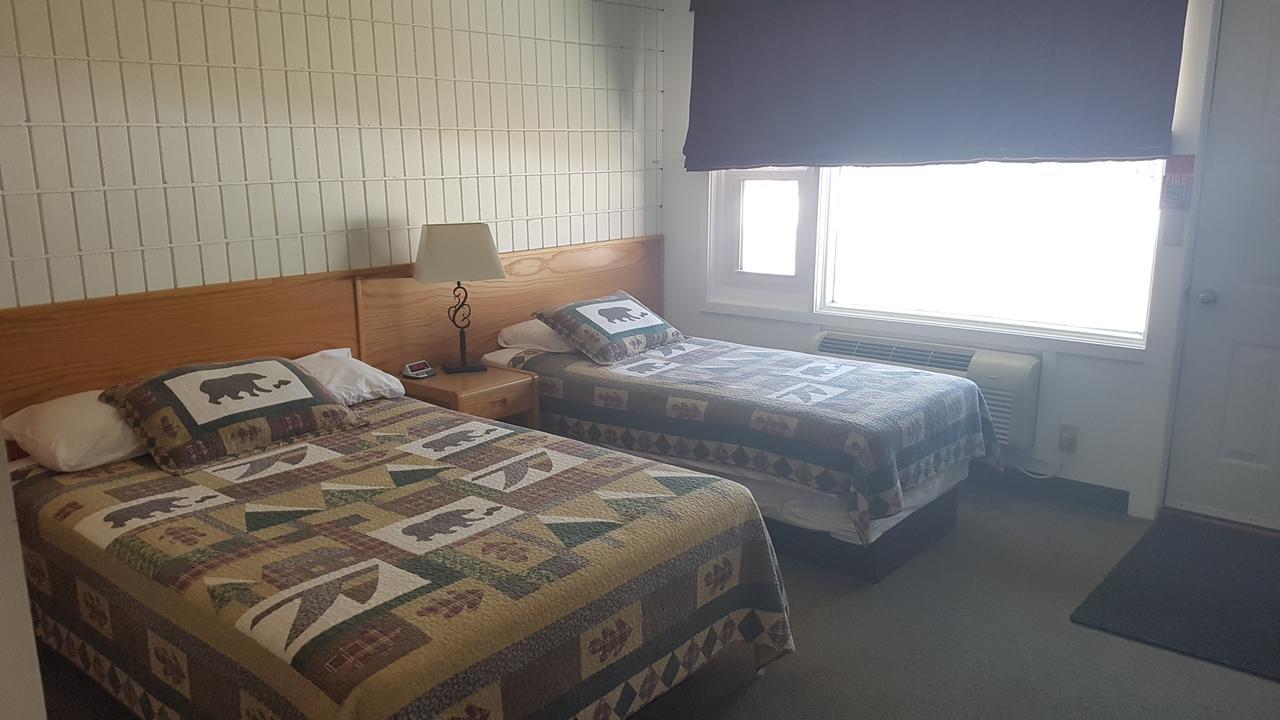 Pinawa Motel Εξωτερικό φωτογραφία