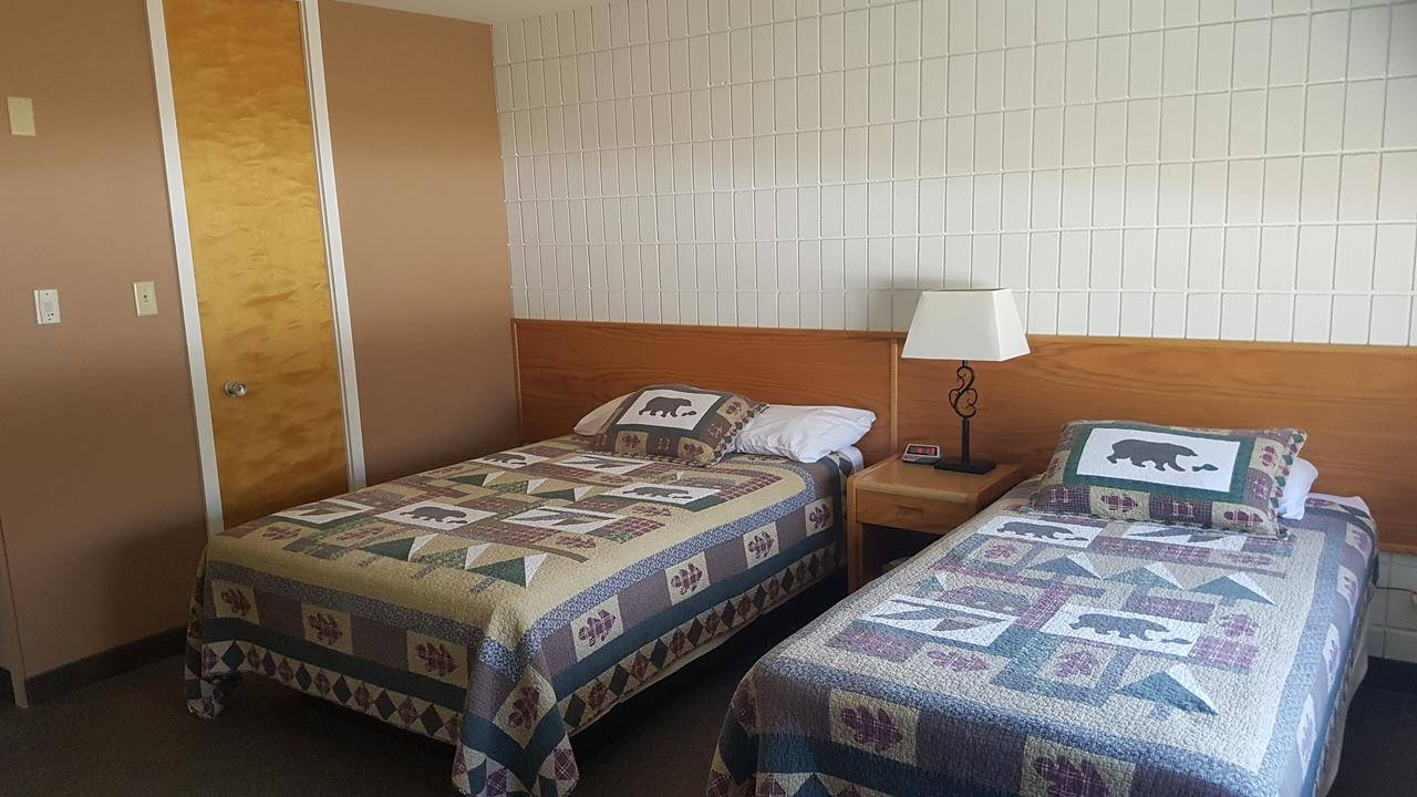 Pinawa Motel Εξωτερικό φωτογραφία