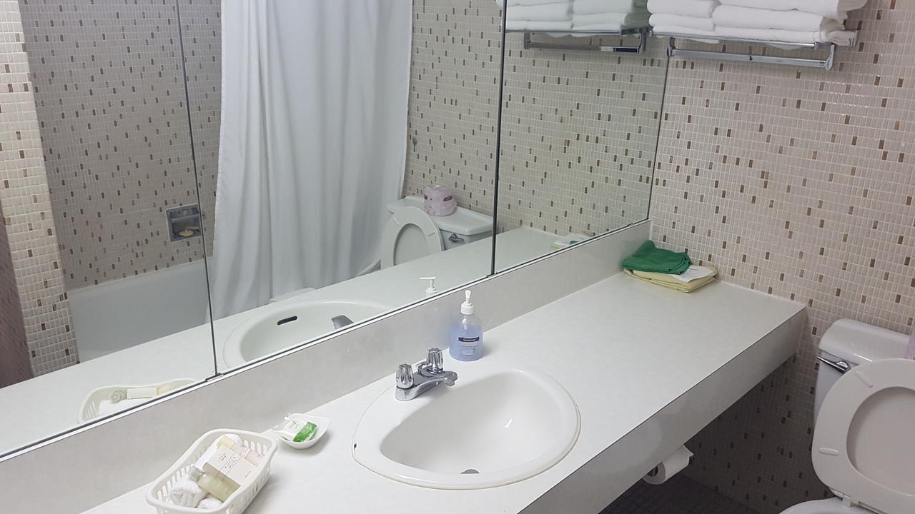 Pinawa Motel Εξωτερικό φωτογραφία