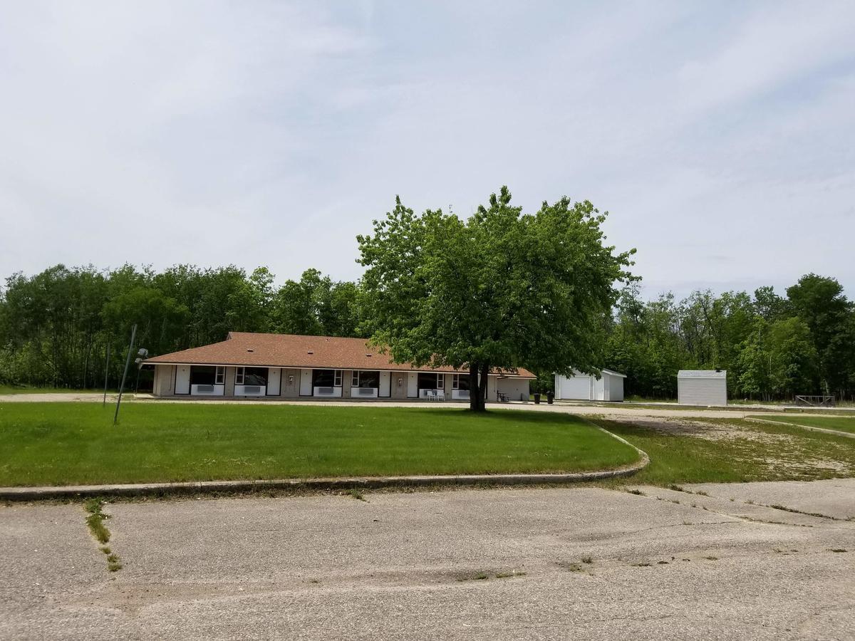Pinawa Motel Εξωτερικό φωτογραφία